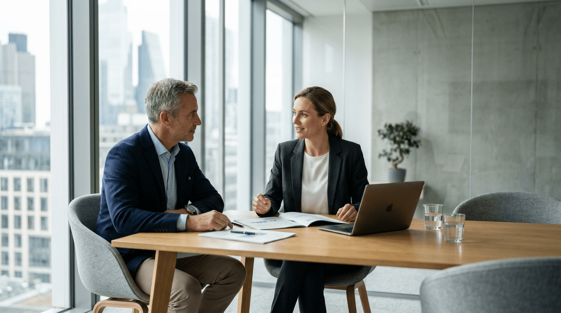 Geschäftspartner im Gespräch